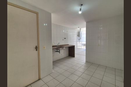 Apartamento à venda com 280m², 3 quartos e 3 vagas Apartamento à venda com 280m², 3 quartos e 3 vagasCozinha