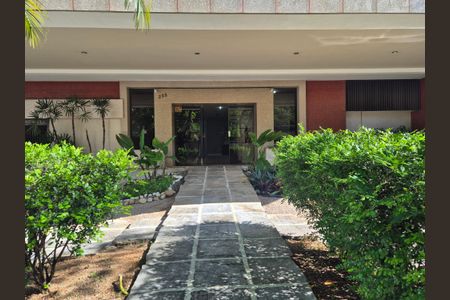 Apartamento à venda com 280m², 3 quartos e 3 vagas Apartamento à venda com 280m², 3 quartos e 3 vagasEntrada