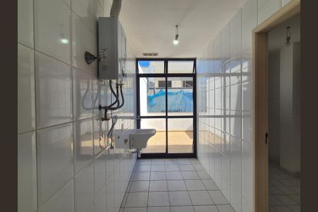 Apartamento à venda com 280m², 3 quartos e 3 vagas Apartamento à venda com 280m², 3 quartos e 3 vagasÁrea de Serviço