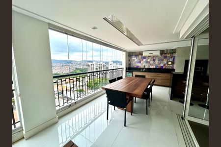 Apartamento à venda com 182m², 3 quartos e 3 vagasVaranda da Sala