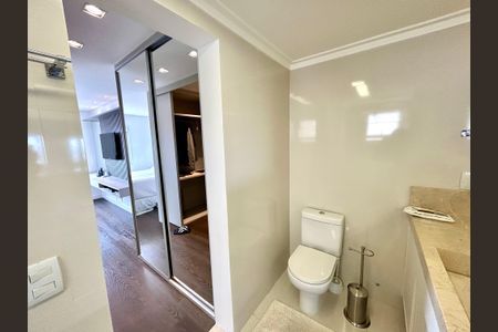 Apartamento à venda com 182m², 3 quartos e 3 vagasBanheiro da Suíte 1