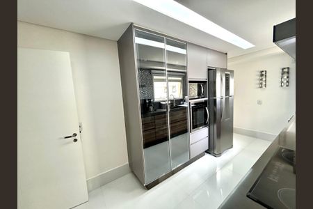 Apartamento à venda com 182m², 3 quartos e 3 vagasCozinha