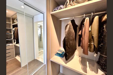 Apartamento à venda com 182m², 3 quartos e 3 vagasCloset da suíte 1