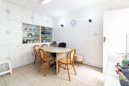 Casa à venda com 450m², 4 quartos e 15 vagasCozinha