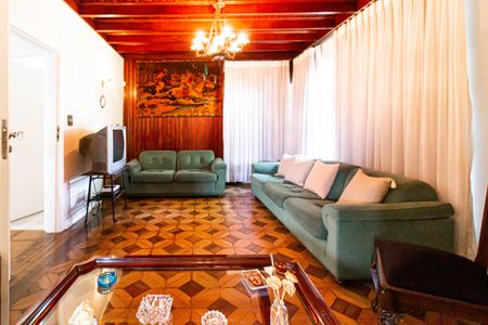 Casa à venda com 450m², 4 quartos e 15 vagasSala