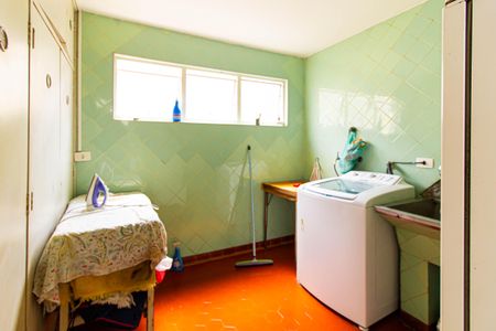 Casa à venda com 450m², 4 quartos e 15 vagasÁrea de Serviço