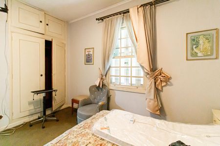 Casa à venda com 450m², 4 quartos e 15 vagasSuíte 2