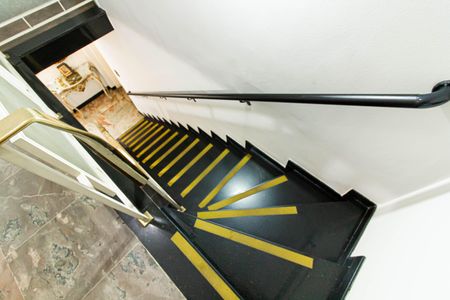 Casa à venda com 450m², 4 quartos e 15 vagasEscada