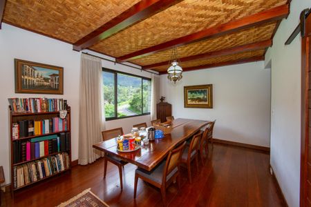 Apartamento à venda com 151m², 4 quartos e 2 vagas Apartamento à venda com 151m², 4 quartos e 2 vagasSALA