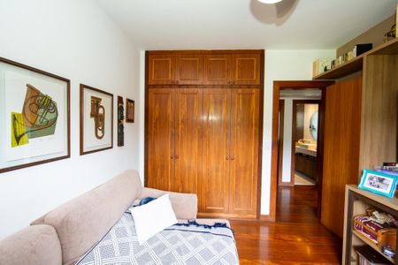 Apartamento à venda com 151m², 4 quartos e 2 vagas Apartamento à venda com 151m², 4 quartos e 2 vagasQUARTO2
