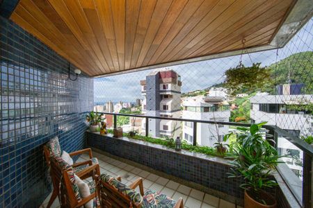 Apartamento à venda com 151m², 4 quartos e 2 vagas Apartamento à venda com 151m², 4 quartos e 2 vagasVARANDA