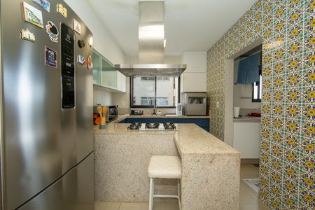 Apartamento à venda com 151m², 4 quartos e 2 vagas Apartamento à venda com 151m², 4 quartos e 2 vagasCOZINHA