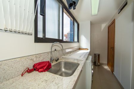 Apartamento à venda com 151m², 4 quartos e 2 vagas Apartamento à venda com 151m², 4 quartos e 2 vagasAREA DE SERVICO