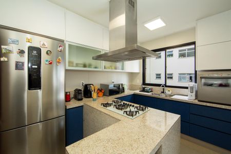 Apartamento à venda com 151m², 4 quartos e 2 vagas Apartamento à venda com 151m², 4 quartos e 2 vagasCOZINHA