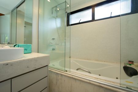 Apartamento à venda com 151m², 4 quartos e 2 vagas Apartamento à venda com 151m², 4 quartos e 2 vagasBANHEIRO3