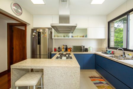 Apartamento à venda com 151m², 4 quartos e 2 vagas Apartamento à venda com 151m², 4 quartos e 2 vagasCOZINHA