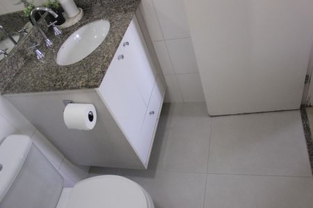Apartamento à venda com 75m², 3 quartos e 2 vagasBanheiro da Suite