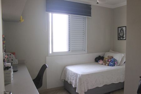 Apartamento à venda com 75m², 3 quartos e 2 vagasQuarto 2