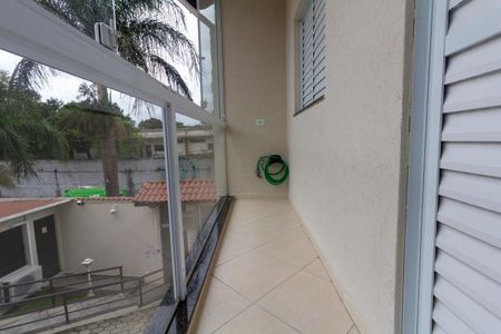 Casa de condomínio à venda com 102m², 3 quartos e 2 vagasVaranda