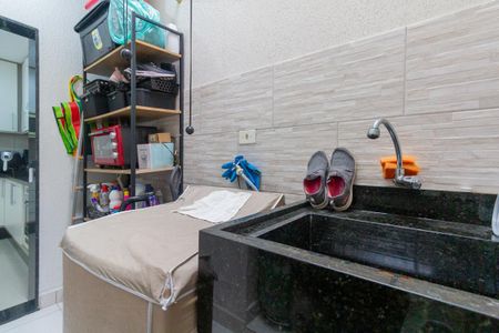 Casa de condomínio à venda com 102m², 3 quartos e 2 vagasÁrea de Serviço