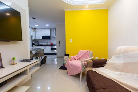 Casa de condomínio à venda com 102m², 3 quartos e 2 vagasSala