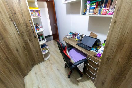 Casa de condomínio à venda com 102m², 3 quartos e 2 vagasQuarto 3