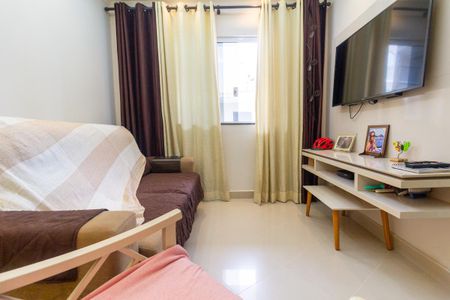 Casa de condomínio à venda com 102m², 3 quartos e 2 vagasSala