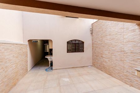 Quintal de casa à venda com 4 quartos, 210m² em Parque Oratório, Santo André