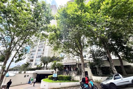 Apartamento à venda com 128m², 3 quartos e 2 vagasFachada