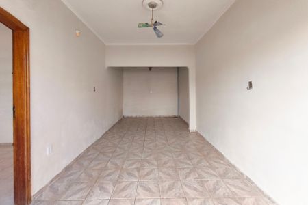 Casa à venda com 201m², 2 quartos e 3 vagas Casa à venda com 201m², 2 quartos e 3 vagasQuintal - Garagem