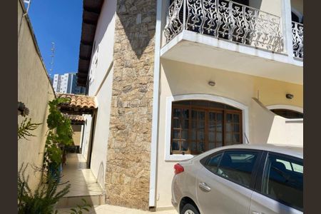 Casa à venda com 180m², 3 quartos e 2 vagasFoto 01