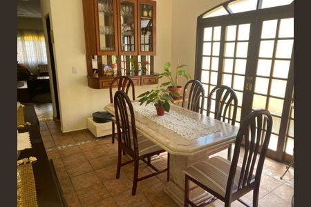 Casa à venda com 180m², 3 quartos e 2 vagasFoto 09