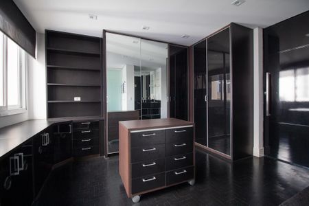 Closet de apartamento à venda com 2 quartos, 146m² em Jardim Paulista, São Paulo