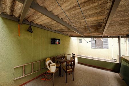 Casa à venda com 125m², 3 quartos e 4 vagasTerraço