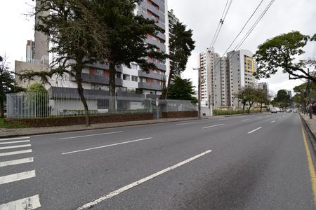Apartamento para alugar com 120m², 3 quartos e 1 vagaFachada