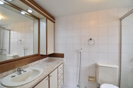 Apartamento para alugar com 120m², 3 quartos e 1 vagaBanheiro da Suíte