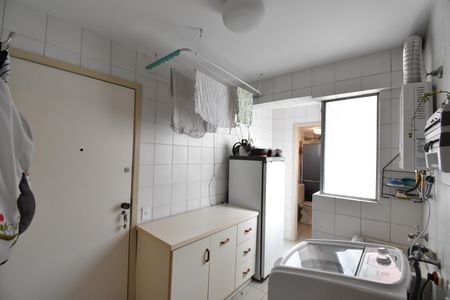 Apartamento para alugar com 120m², 3 quartos e 1 vagaÁrea de Serviço