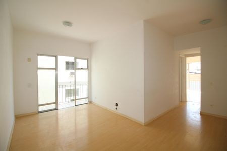 Sala de apartamento à venda com 3 quartos, 74m² em Jacarepaguá, Rio de Janeiro