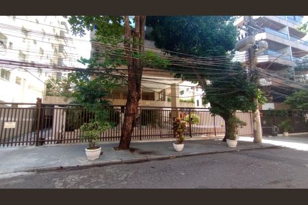 Apartamento à venda com 74m², 3 quartos e 1 vagaFachada