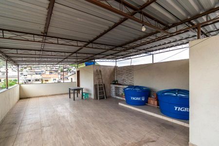 Casa à venda com 120m², 2 quartos e sem vaga Casa à venda com 120m², 2 quartos e sem vagaTerraço