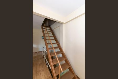 Casa à venda com 120m², 2 quartos e sem vaga Casa à venda com 120m², 2 quartos e sem vagaSala do 2º andar - Acesso ao terraço