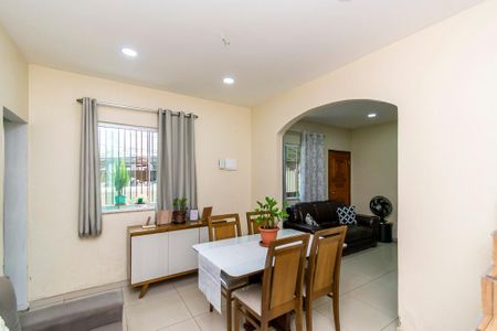 Casa à venda com 120m², 2 quartos e sem vaga Casa à venda com 120m², 2 quartos e sem vagaSala de Jantar