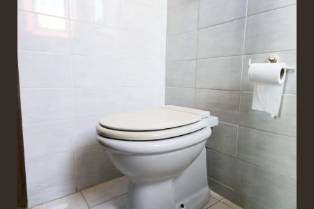 Casa para alugar com 226m², 3 quartos e 4 vagas Casa para alugar com 226m², 3 quartos e 4 vagasBanheiro da Suíte