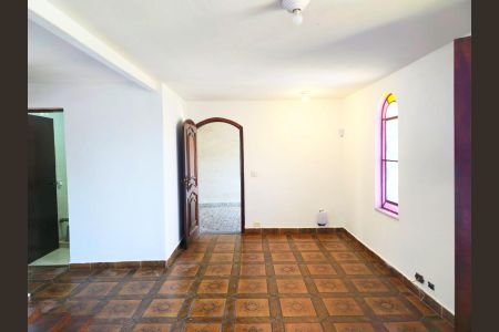 Casa para alugar com 226m², 3 quartos e 4 vagas Casa para alugar com 226m², 3 quartos e 4 vagasSala