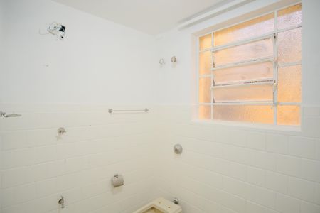 Casa à venda com 190m², 4 quartos e sem vagaBanheiro 2