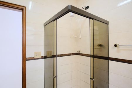 Casa à venda com 190m², 4 quartos e sem vagaBanheiro 1