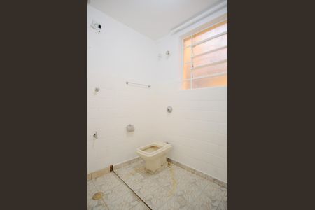 Casa à venda com 190m², 4 quartos e sem vagaBanheiro 2