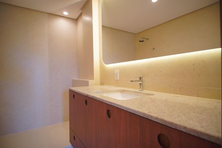 Apartamento à venda com 232m², 3 quartos e 2 vagasBanheiro da Suíte 1