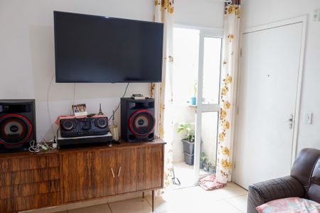 sala de apartamento à venda com 2 quartos, 50m² em Metalúrgicos, Osasco