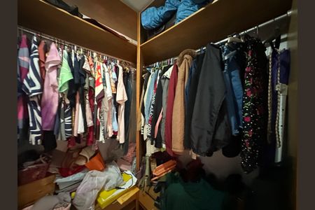 Apartamento à venda com 133m², 3 quartos e 1 vaga Apartamento à venda com 133m², 3 quartos e 1 vagaCloset